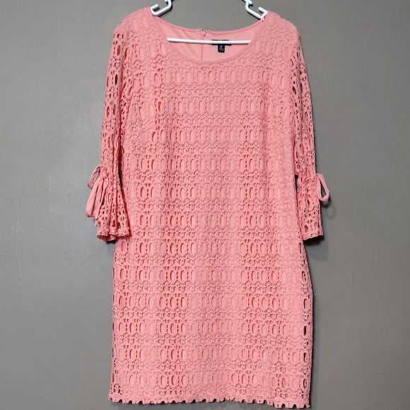 R&K Dresses & Skirts - R & K Peachy Pink Cut Out Dress W Built In Lining And Tie Arms Size 18